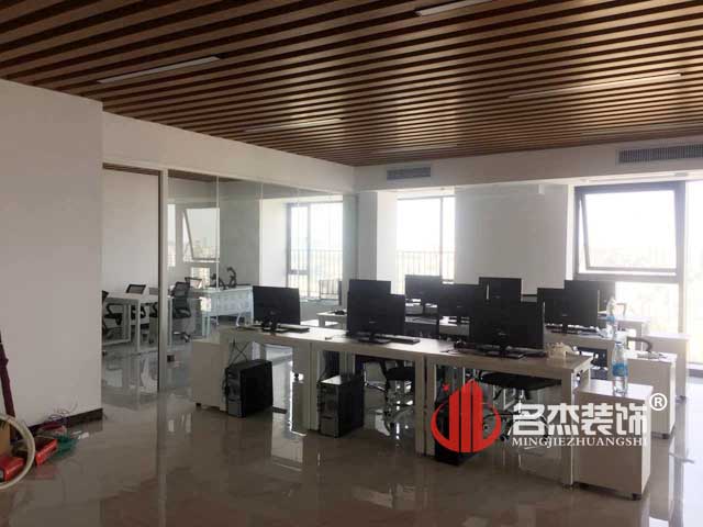 办公室粉色视频网站实景图.jpg