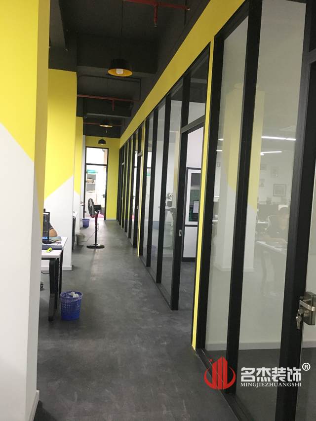 过道粉色视频网站设计完工照.jpg