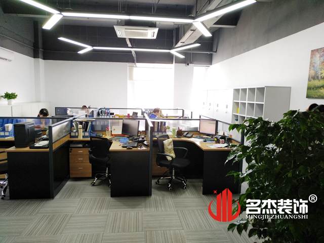 精信办公室粉色视频网站完工照.jpg