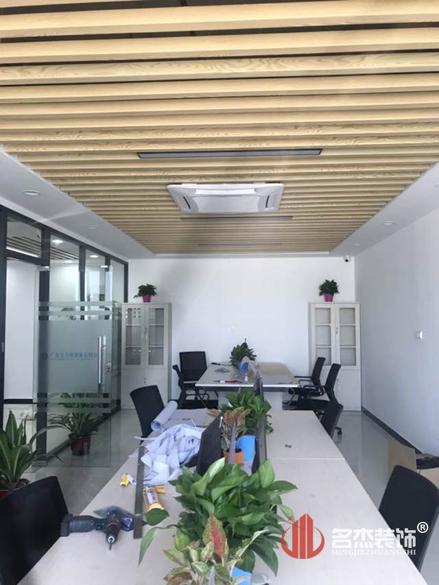 办公室粉色视频网站设计完工照.jpg