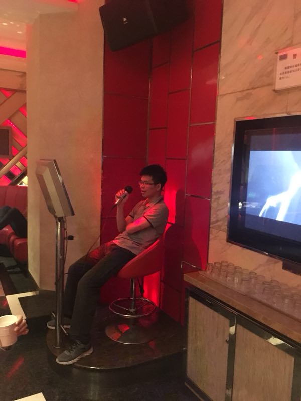 粉色视频导航装饰周末轻松活动.jpg
