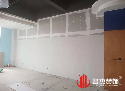 巡工地日记，佛山宏威路服装展厅粉色视频网站项目进行中
