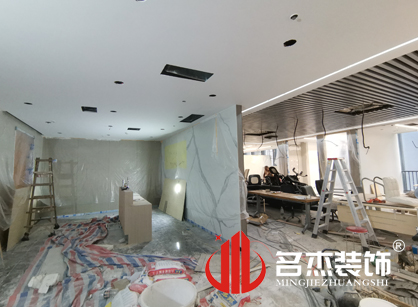 巡工地日记，南讯股份办公室粉色视频网站项目紧张进行中
