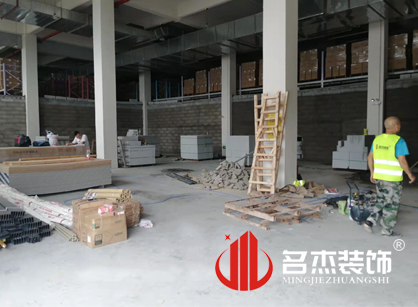 巡工地日记，颜朵化妆品科技办公室粉色视频网站项目紧张进行中